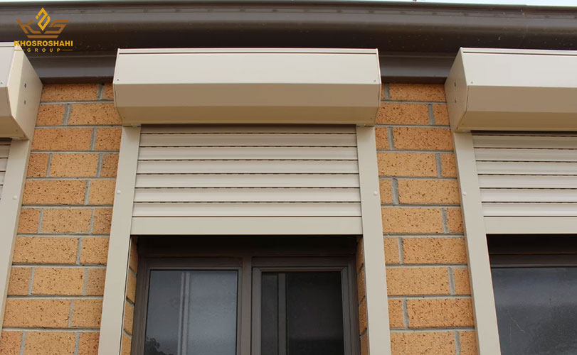 بررسی مهم‌ترین مزایای کرکره برقی در مقایسه با کرکره سنتی و دلایل محبوبیت آن