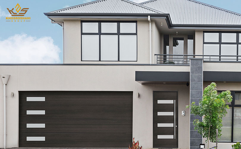 ویژگی‌های ظاهری درب حیاط مدرن 