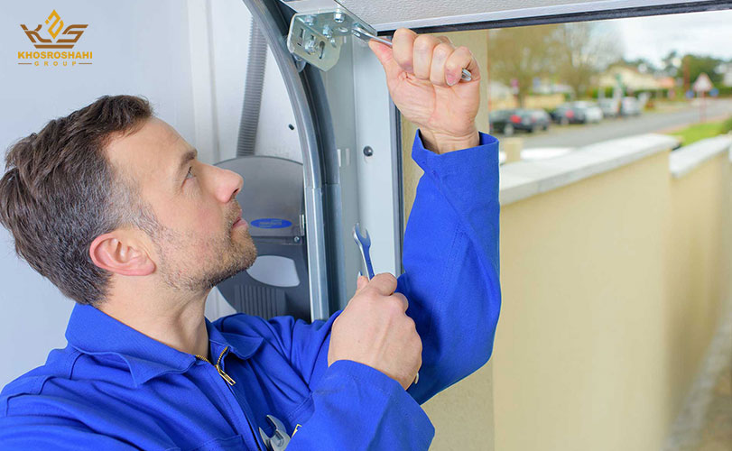 هزینه تعمیر درب برقی و فاکتورهای دخیل روی آن